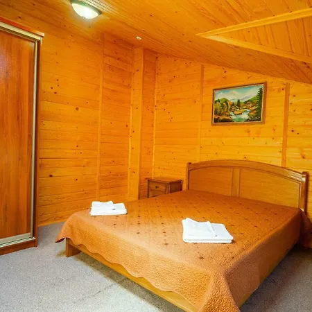 فندق Arnika 3*